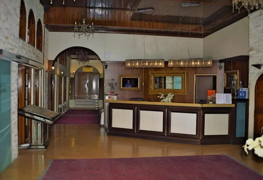 Chris & Eve Mansion - Image 1