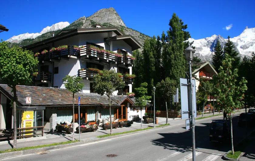 Hotel Les Jumeaux Courmayeur - Image 1