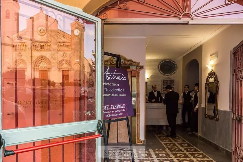Hotel Centrale Bagheria - Image 1