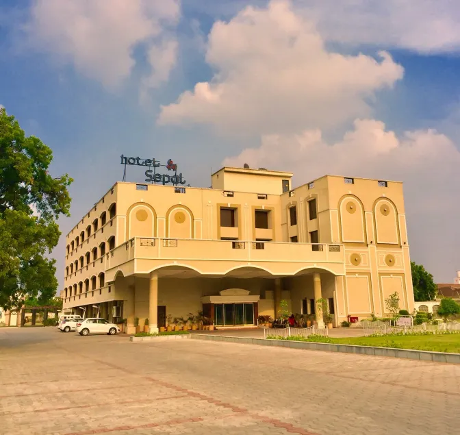 Hotel Sepal - Image 1