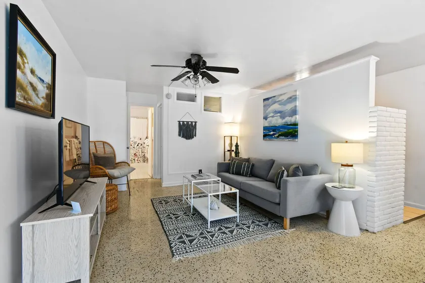 Sunshine shores boutique apartments - Image 1