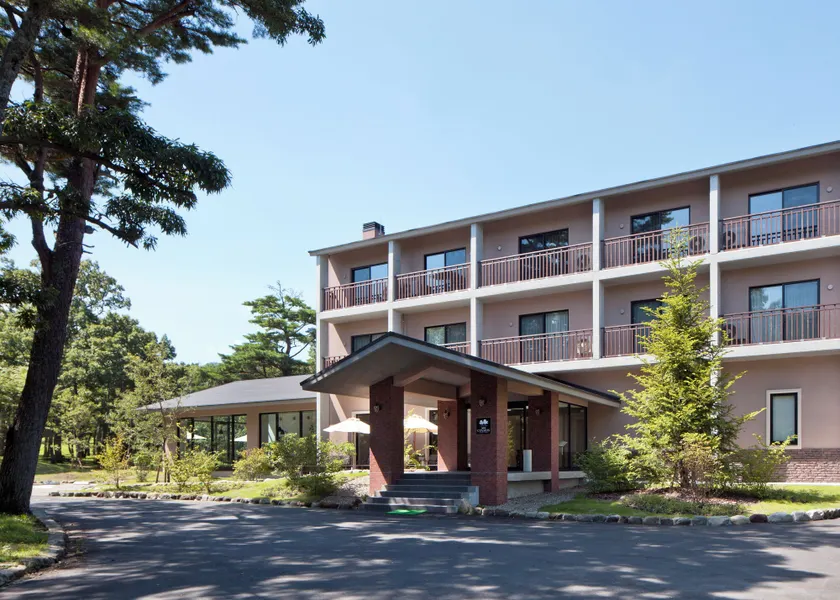 Auberge Cosmos - Image 1