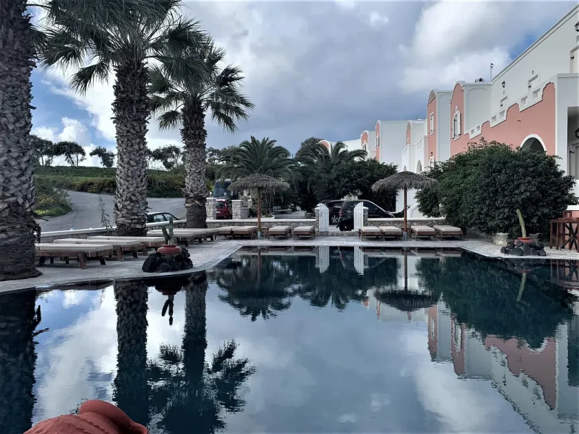 Villa Manos Hotel - Image 1