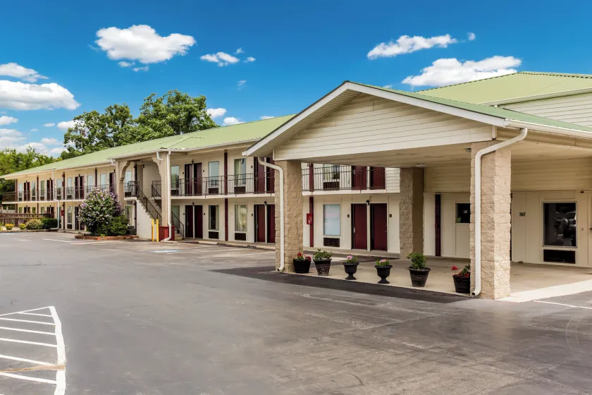 Red Roof Inn Monteagle - I-24 - Image 1