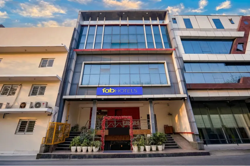 Fabhotel Mvr - Image 1