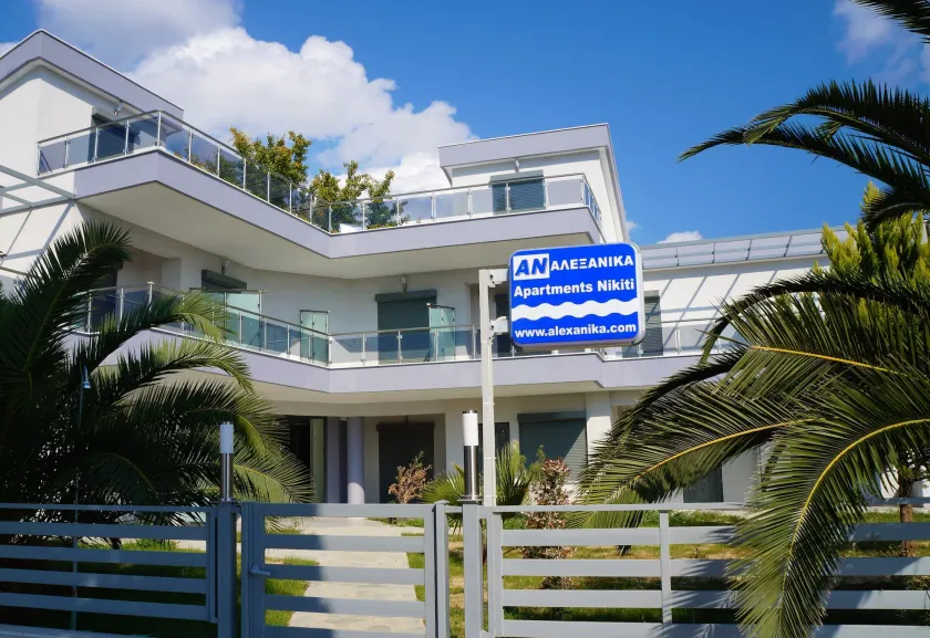 Alexanika Apartments - Image 1