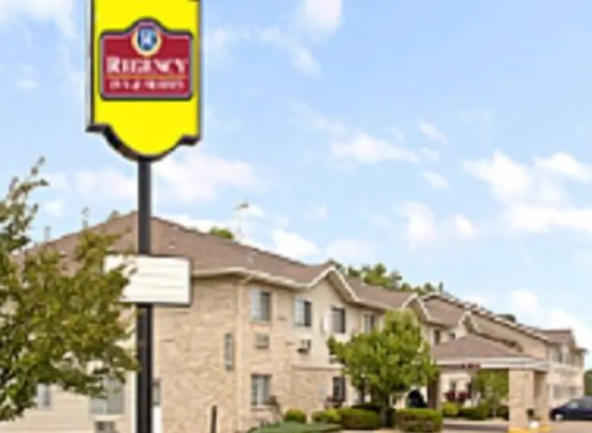 Regency Inn & Suites - Image 1
