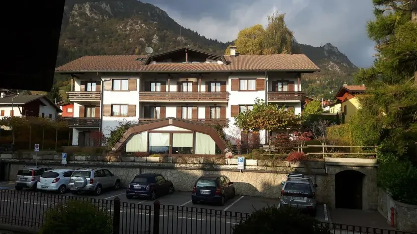 Active Hotel - Image 1