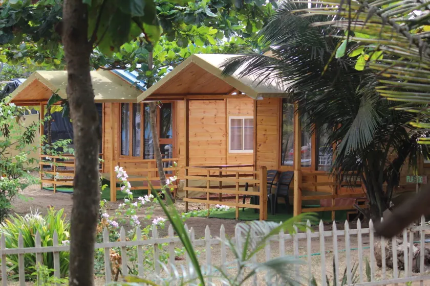 Basho Beach Huts & Cafe - Image 1
