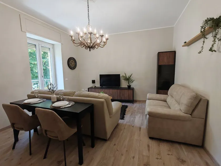 Cozy Apartment Overlooking the Main Square - Image 1