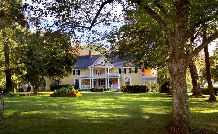 Prospect Hill Inn & Restaurant - Image 1