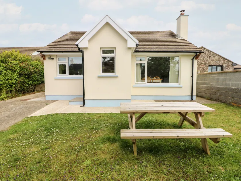 Chalfonts Cottage - Image 1