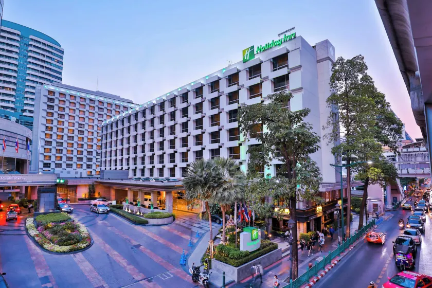 Holiday Inn Bangkok by IHG - Image 1