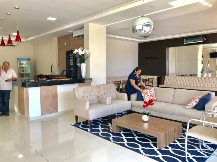 Mac Hotel - Image 1