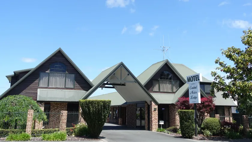 Central Motor Lodge - Image 1