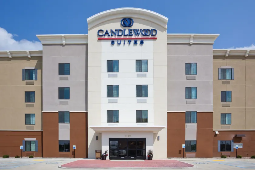 Candlewood Suites Dickinson by IHG - Image 1
