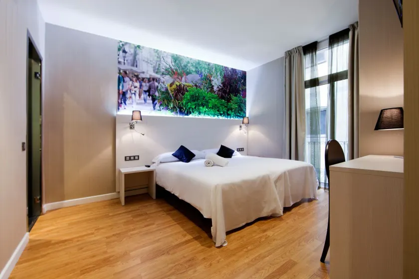Hostal BCN Ramblas - Image 1