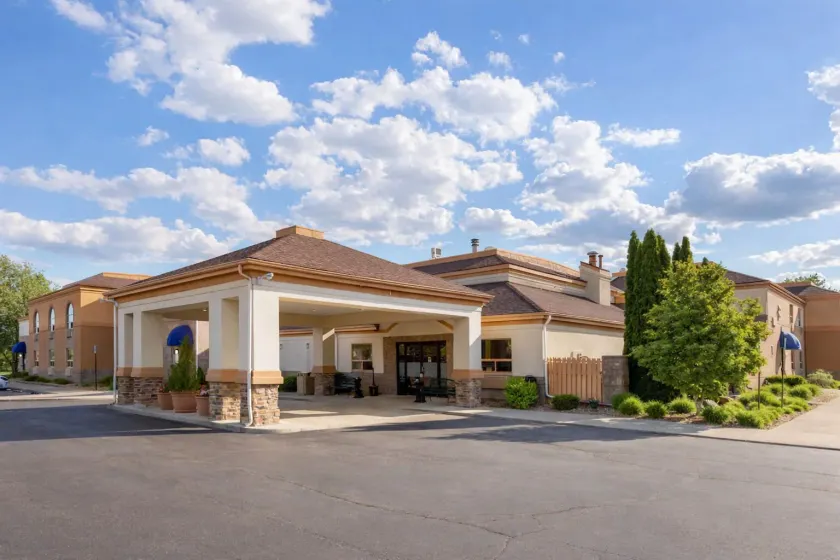 Best Western Davison Inn - Image 1