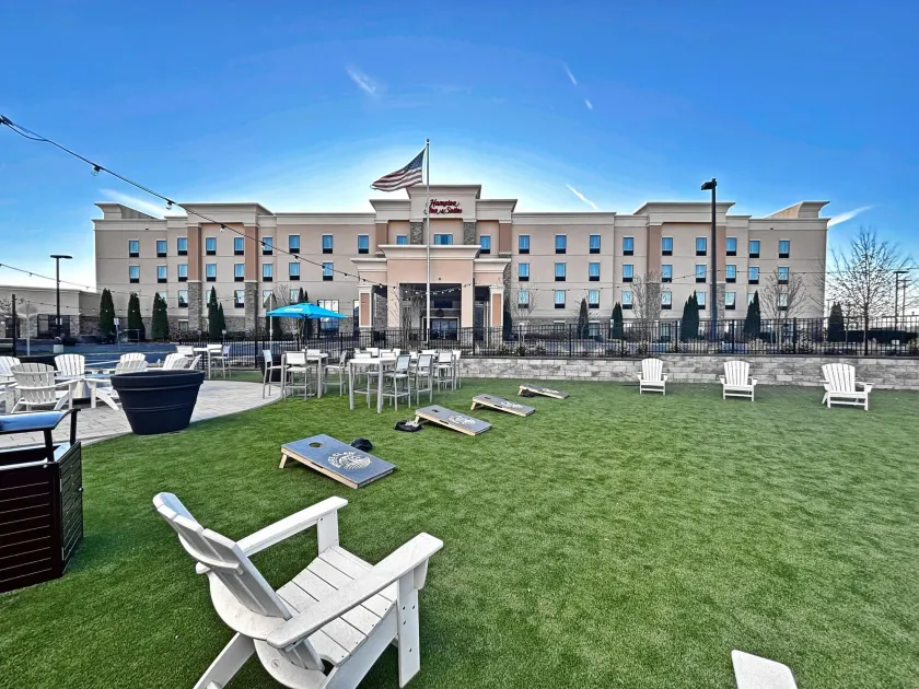 Hampton Inn & Suites Robbinsville - Image 1