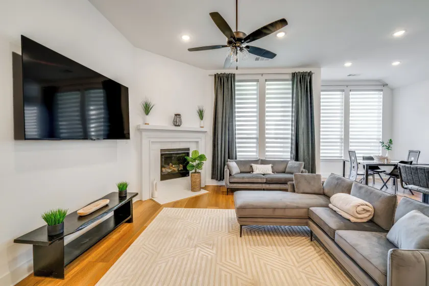 Patio & Yard: Beautiful Family Home in Mansfield! - Image 1