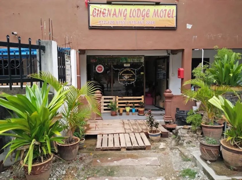 OYO 91245 Chenang Lodge Motel - Image 1