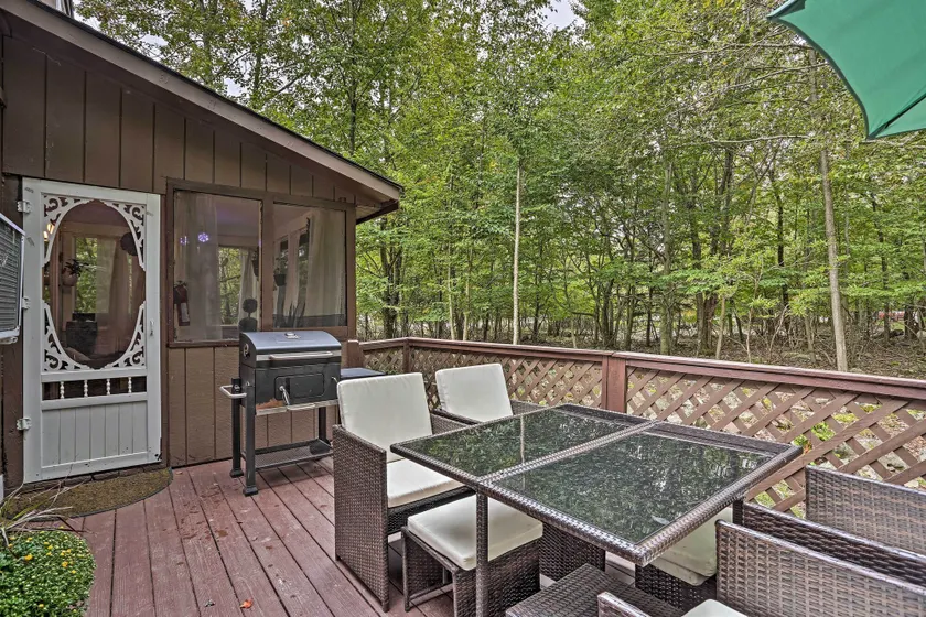 15 Mi to Camelback Ski Resort: Home w/ Deck! - Interiör
