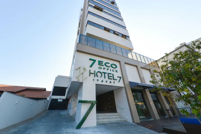 Hotel 7 Itajaí by RB Hotelaria - Image 1