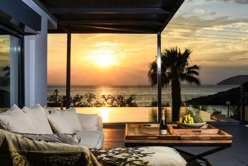 Black Diamond Luxury Beachfront Villa Selenia - Image 1
