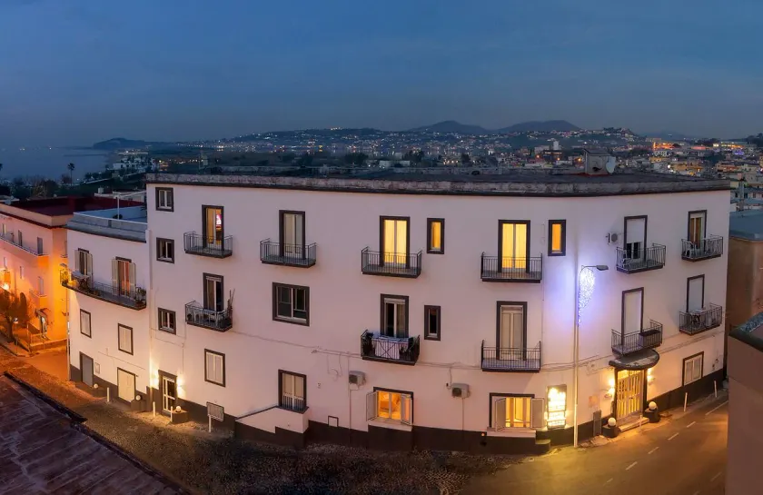 Naro Suites and Rooms - Image 1