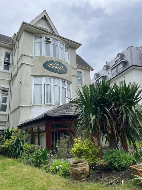 Winter Dene Hotel Beachside - Image 1