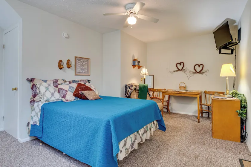 Historic Delphi Studio: Walk to Main St & Creek - Image 1