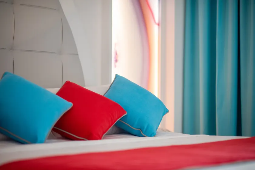 DIAMOND SUITE - Image 1