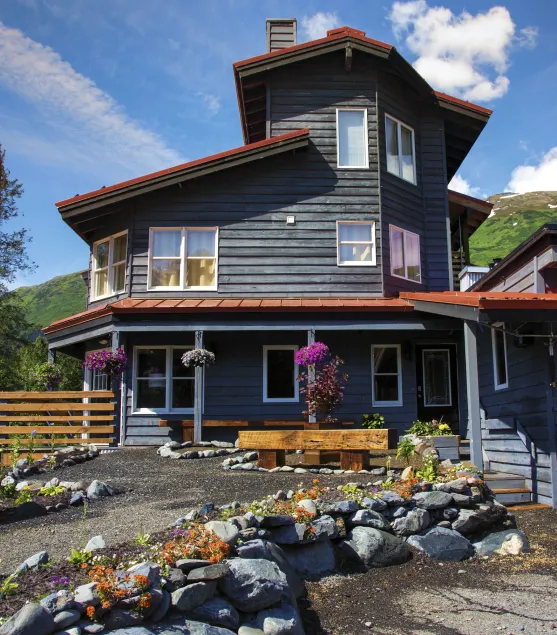 Ski Inn - Image 1