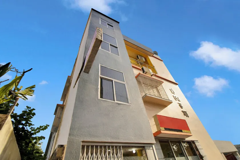 iROOMZ Tilottama Guest House - Image 1