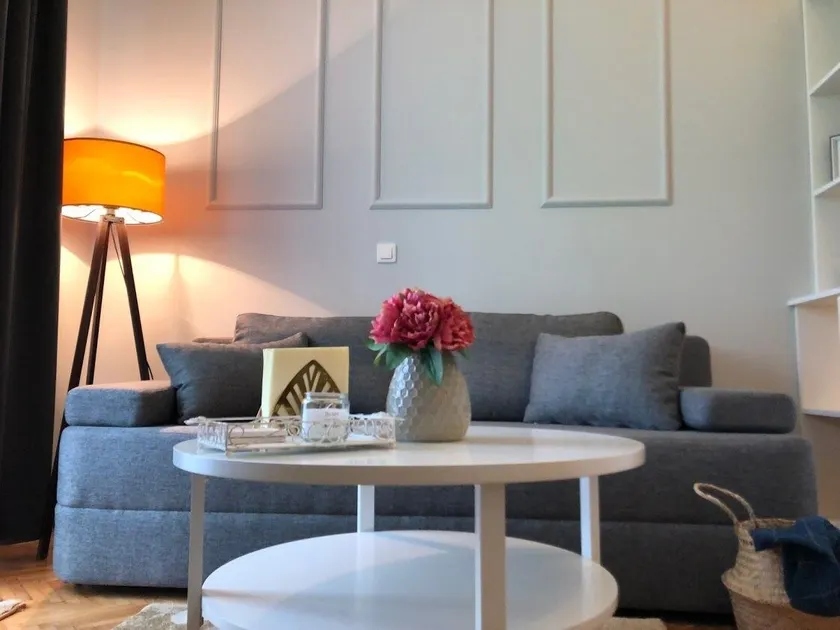 Teo's Flat - Image 1