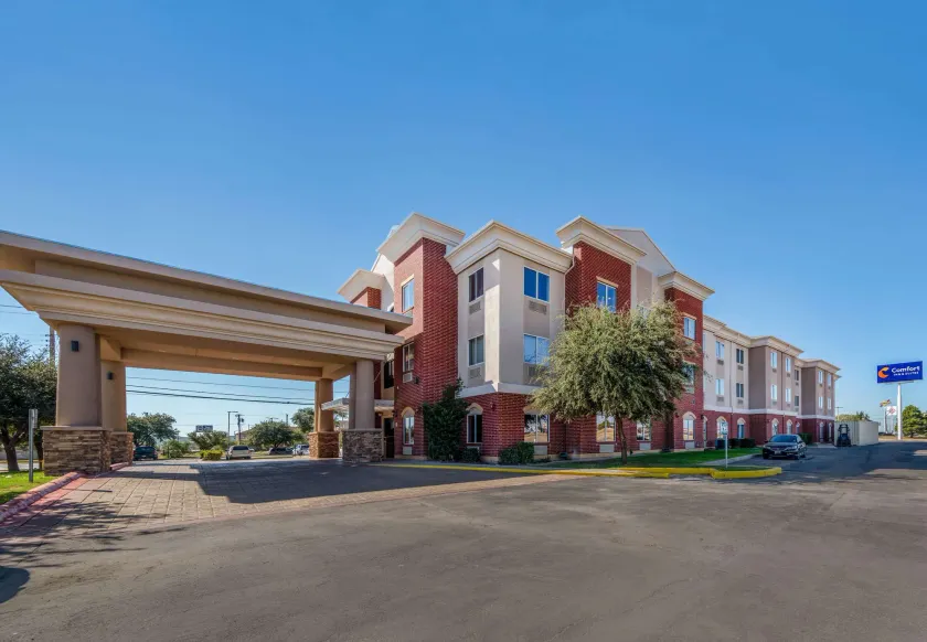 Comfort Inn & Suites Big Spring - Image 1