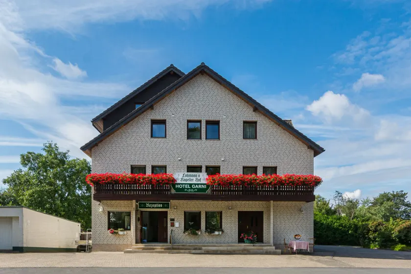 Lohmann's Kapeller Hof - Image 1