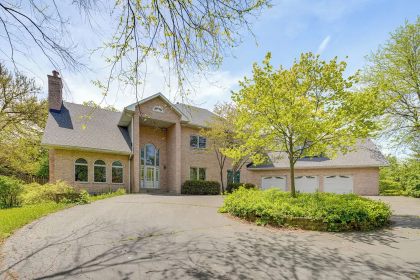 Relaxing Sauna: Hoffman Estates Villa in Elgin! - Image 1