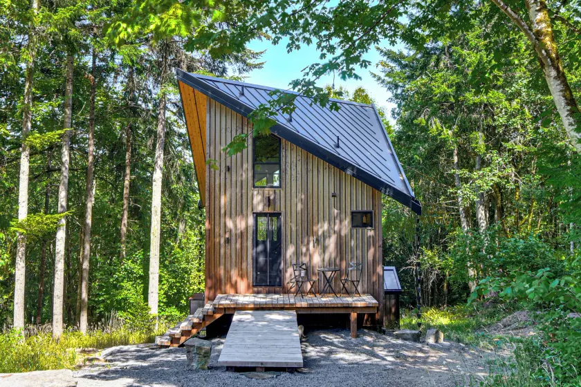 Modern PNW Cabin on 10 Wooded Acres - Image 1