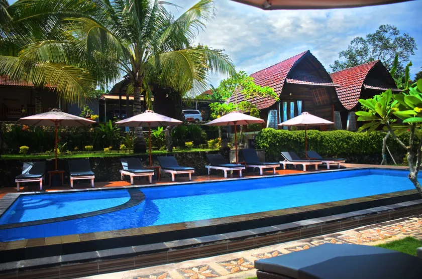 Mamaras Guest House - Image 1