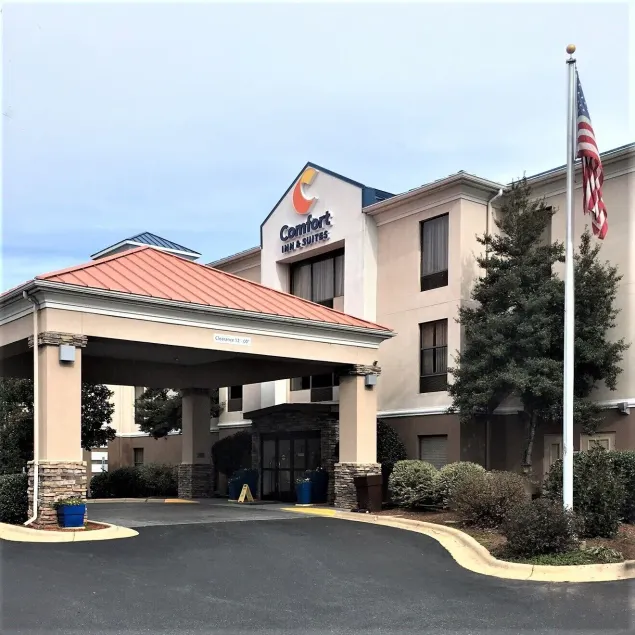 Comfort Inn & Suites Asheboro East - Image 1