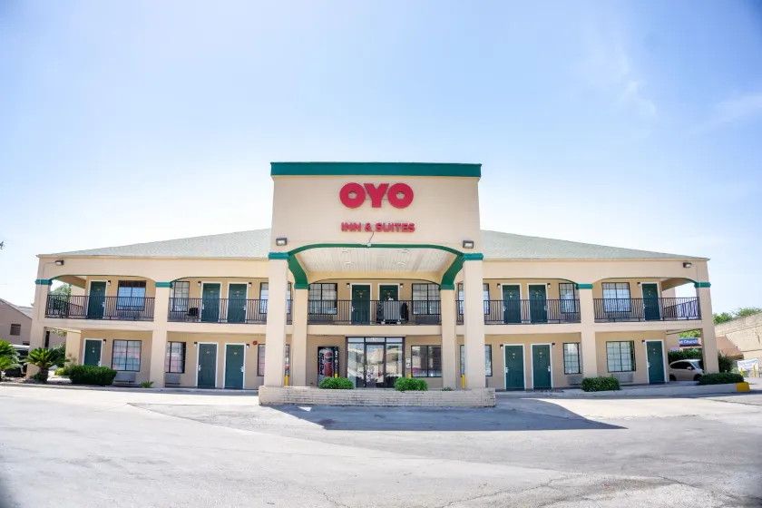 OYO Inn & Suites Medical Center San Antonio - Image 1