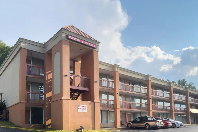 OYO Hotel Harriman near I-40 - Image 1
