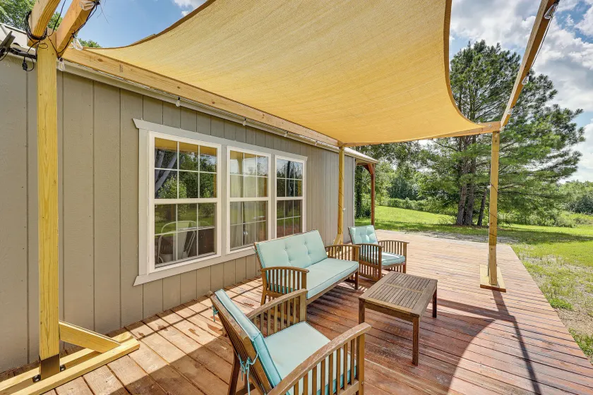 5 Mi to Lake Ouachita: Peaceful Cabin Retreat - Image 1