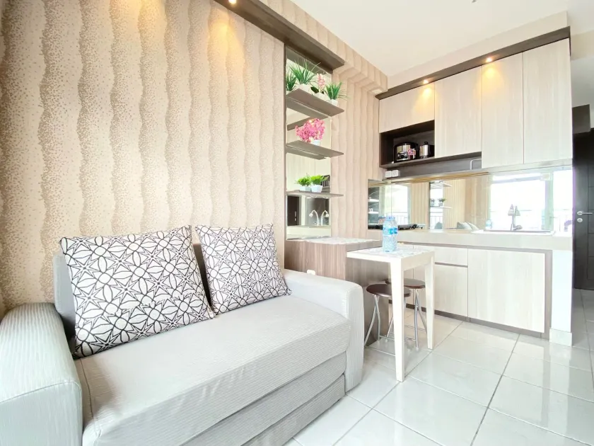 Chic And Cozy 2Br At Mekarwangi Square Cibaduyut Apartment - Image 1