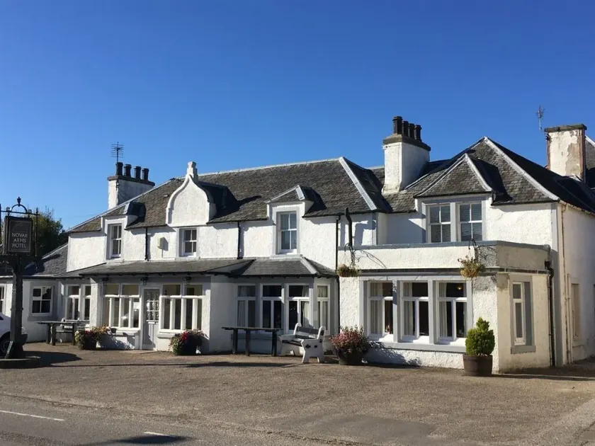 Novar Arms Hotel - Image 1