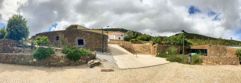 Colmeal Countryside Hotel - Image 1