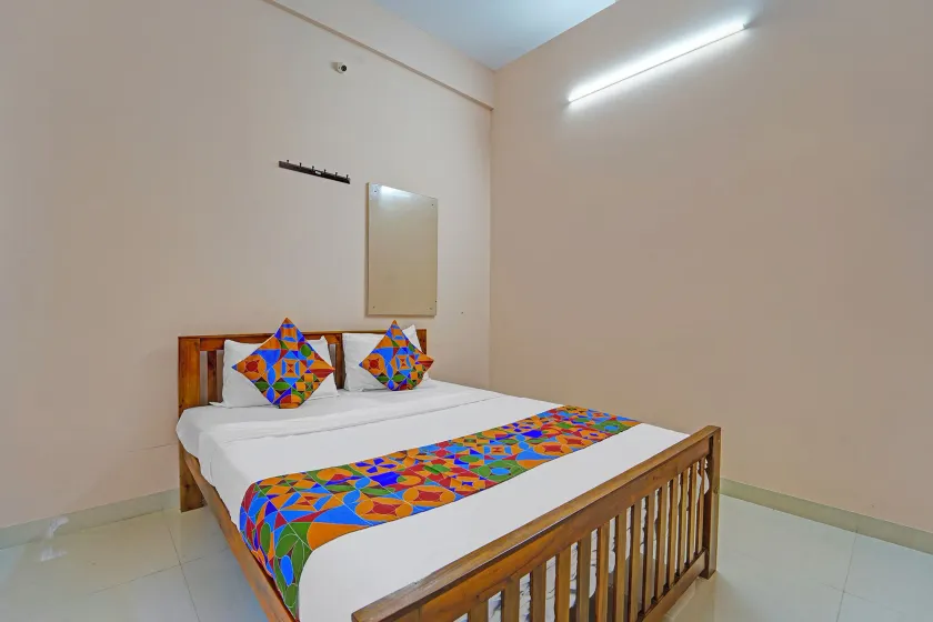 Fabhotel Praneeth Residency - Image 1