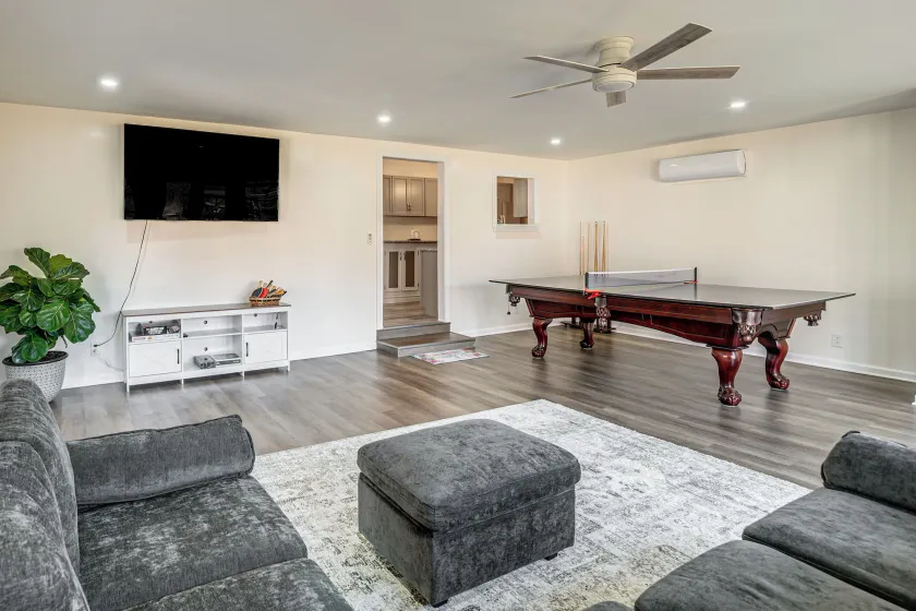 Secluded Family Home in Springfield, Pets Welcome! - Image 1
