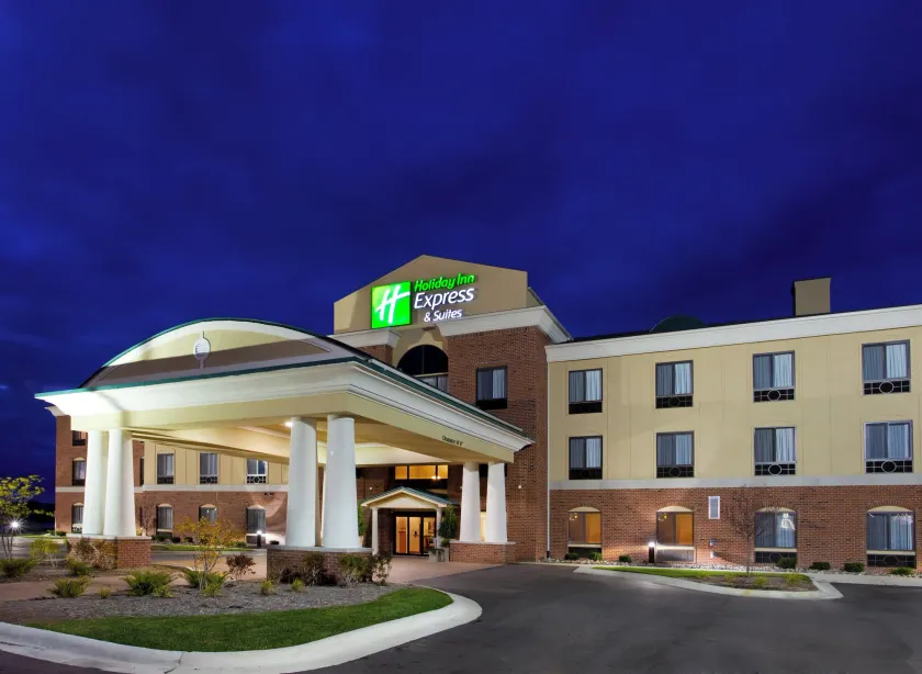 Holiday Inn Express Hotel & Suites Bay City by IHG - Image 1